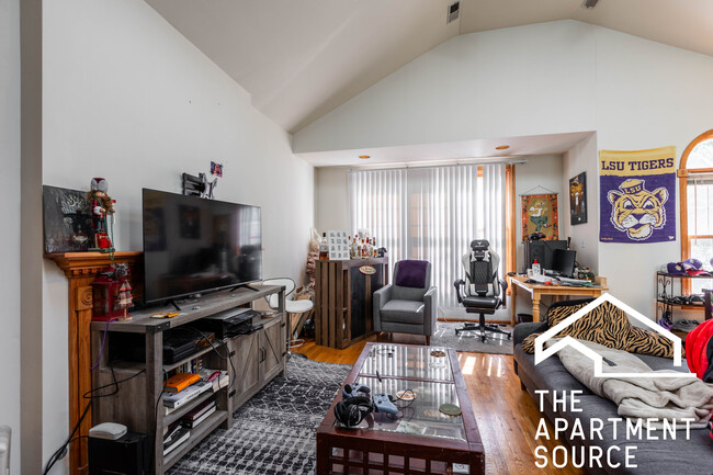 920 N Paulina St, Unit 2 in Chicago, IL - Building Photo - Building Photo