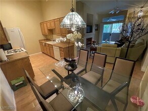 10640 Calico Mountain Ave in Las Vegas, NV - Building Photo - Building Photo