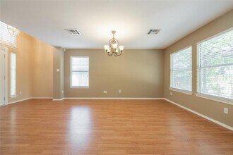 1518 Sundance Dr in Round Rock, TX - Foto de edificio - Building Photo