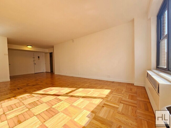 Penthouse Studio in Union Square | 18th Fl in New York, NY - Building Photo - Building Photo