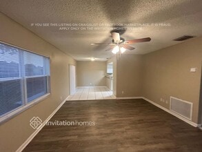 234 Regal Park Dr, Unit 1740-403 in Valrico, FL - Foto de edificio - Building Photo