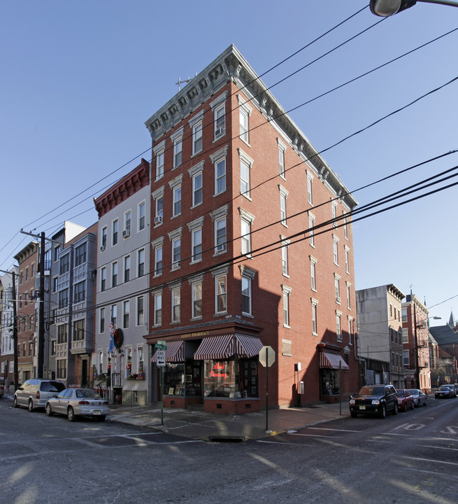 401 Adams St in Hoboken, NJ - Foto de edificio