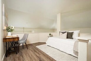 565 Shoal Cir in Redwood City, CA - Building Photo