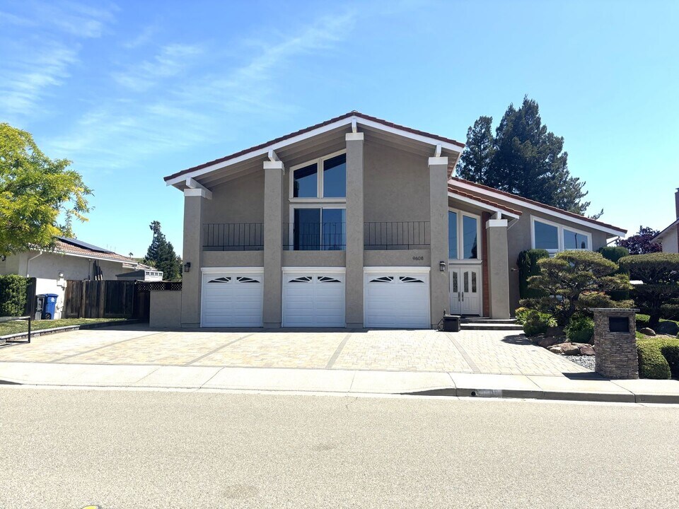 9608 Thunderbird Dr in San Ramon, CA - Building Photo