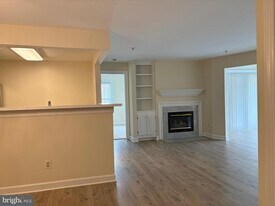 12233 Fairfield House Dr in Fairfax, VA - Building Photo