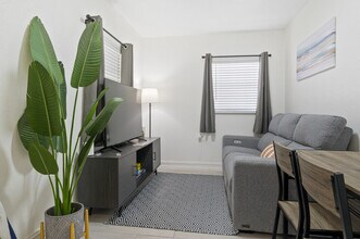 74 NW 70th St in Miami, FL - Building Photo - Building Photo