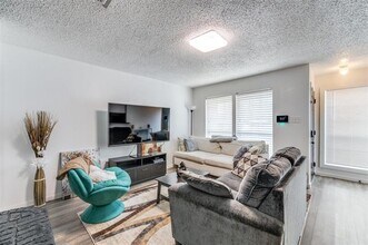 519 Gibbins Ct in Arlington, TX - Building Photo - Building Photo