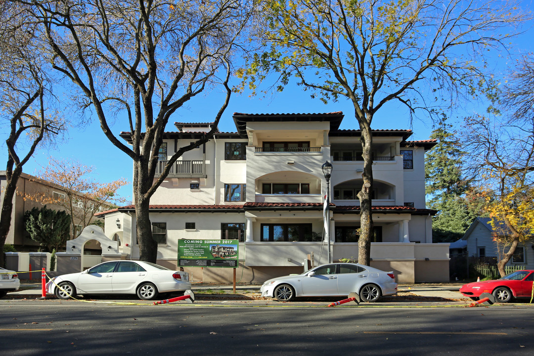 Mission Villas Condominiums in Davis, CA - Building Photo