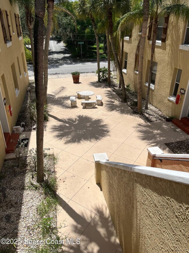14 Carmalt St in Cocoa, FL - Foto de edificio - Building Photo