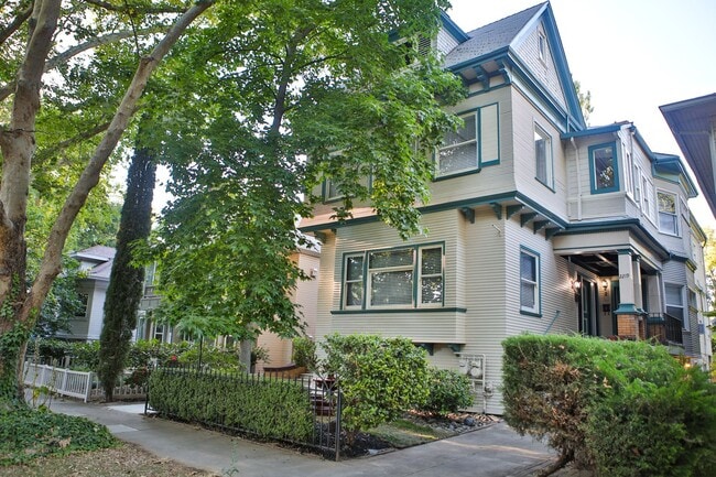 property at 2217-2219 H St
