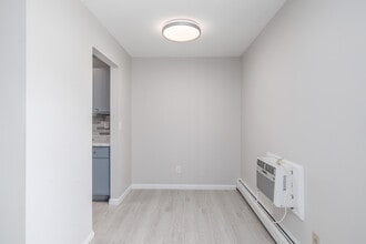 828 Holly Gardens in Fulton, NY - Building Photo - Interior Photo