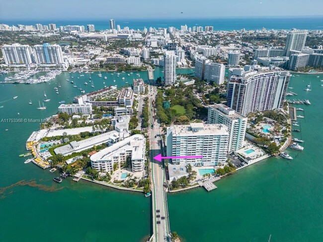 1 Century Ln in Miami Beach, FL - Building Photo - Building Photo