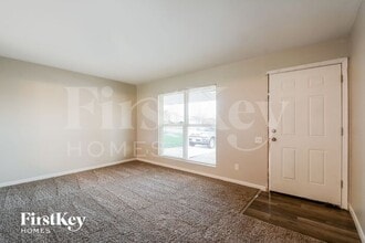 15 E Ofallon Dr in O'Fallon, MO - Building Photo - Building Photo