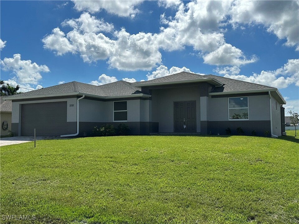 1701 NW 4th Terrace in Cape Coral, FL - Building Photo