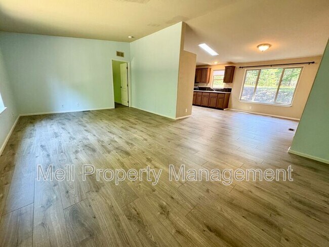 155 E Strayer Way in Shelton, WA - Building Photo - Building Photo