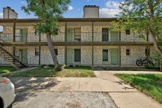 property at 4307 S 1st St