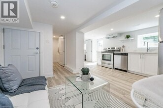 4 Royal Ave in Hamilton, ON - Building Photo - Building Photo