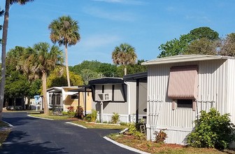 Titusville Estates in Titusville, FL - Building Photo - Building Photo