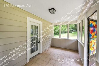 120 Railroad Ave in Adamsville, AL - Building Photo - Building Photo