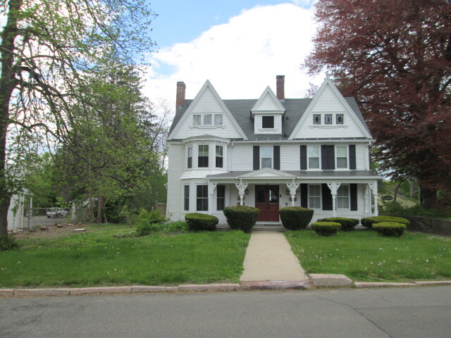 700 Main St, Unit #2 in Branford, CT - Foto de edificio