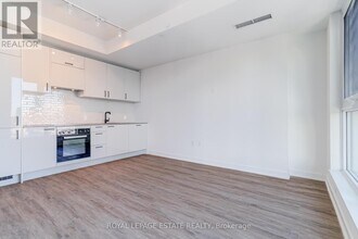 1 Quarrington Lane in North York, ON - Building Photo - Building Photo