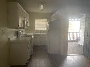 313 Dirksen Dr in Debary, FL - Building Photo - Building Photo