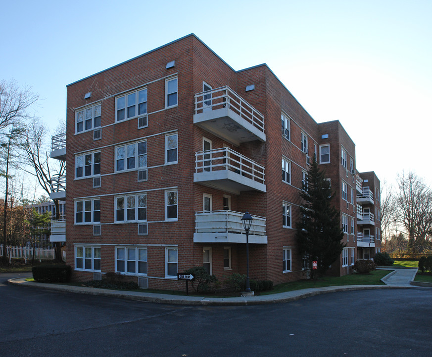 Fairfield House Condo in Greenwich, CT - Building Photo