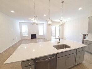 8238 Primrose Wy in Dallas, TX - Building Photo - Building Photo