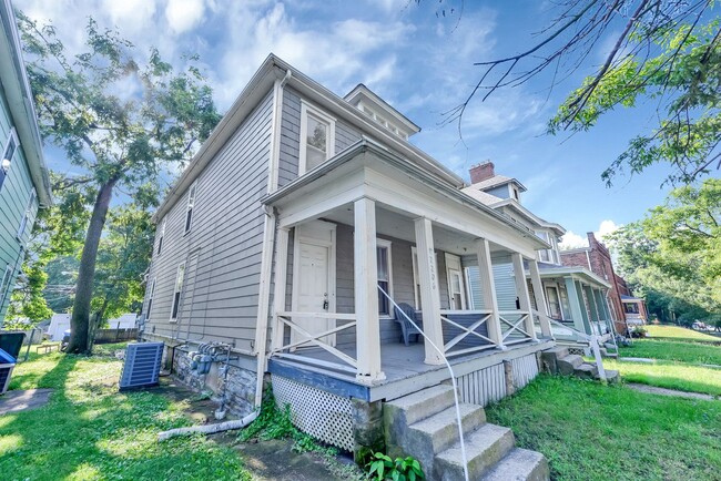 2204-2206-2206 N 4th St in Columbus, OH - Building Photo - Building Photo