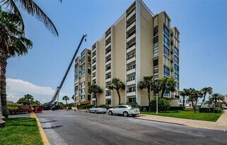 800 S Gulfview Blvd in Clearwater, FL - Building Photo
