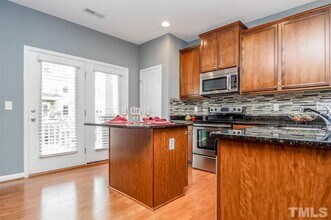 868 Queen City Cres in Apex, NC - Building Photo - Building Photo