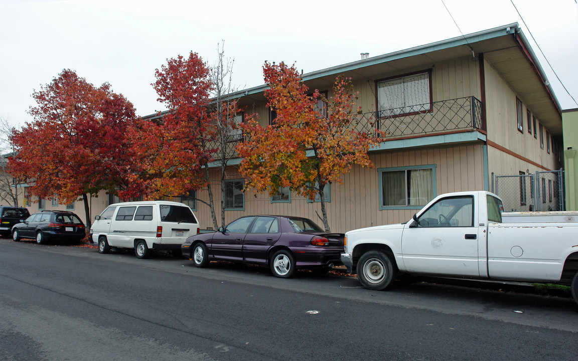 21 Front St in San Rafael, CA - Foto de edificio