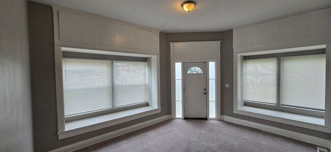 7000 Dunbar Rd in Dundalk, MD - Building Photo - Building Photo