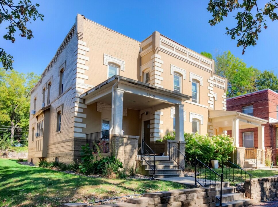 713 20th St, Unit 1915-2 in Des Moines, IA - Building Photo