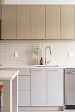 City Suites Oxford in North Vancouver, BC - Building Photo - Building Photo