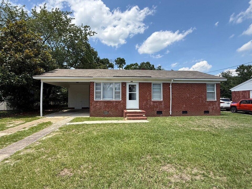 703 Wellons Ave in Spring Lake, NC - Building Photo