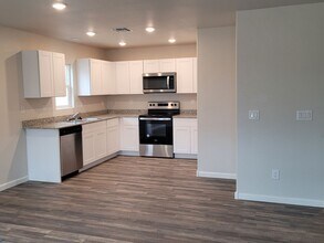 2405 Village Dr in Bullhead City, AZ - Building Photo - Building Photo