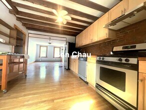 202 Harvard St, Unit #2 in Cambridge, MA - Foto de edificio - Building Photo