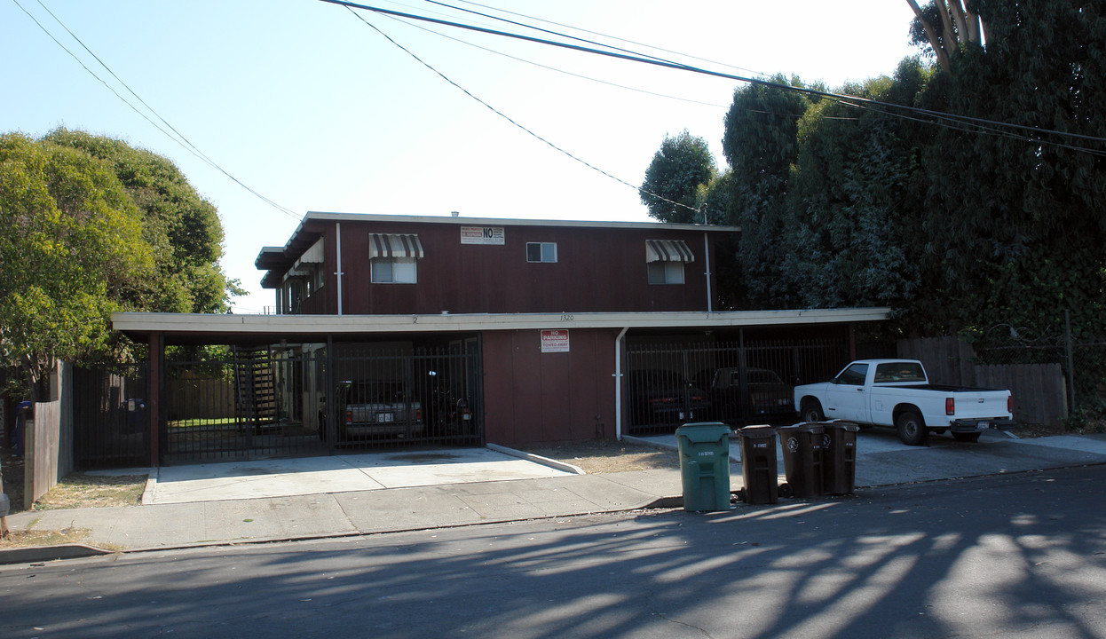 1320 Gaynor Ave in Richmond, CA - Building Photo