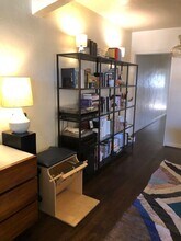 209-211 N Tennant St in Dallas, TX - Building Photo - Building Photo