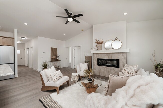 5921 Little River Loop in Billings, MT - Building Photo - Building Photo