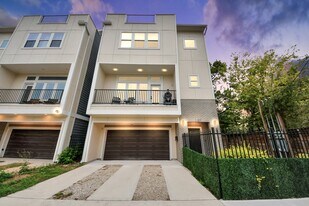 2007 Briley St in Houston, TX - Building Photo