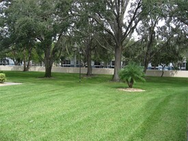 5769 Gardens Dr in Sarasota, FL - Foto de edificio - Building Photo