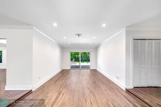 7491 NW 11th Pl in Plantation, FL - Building Photo - Building Photo