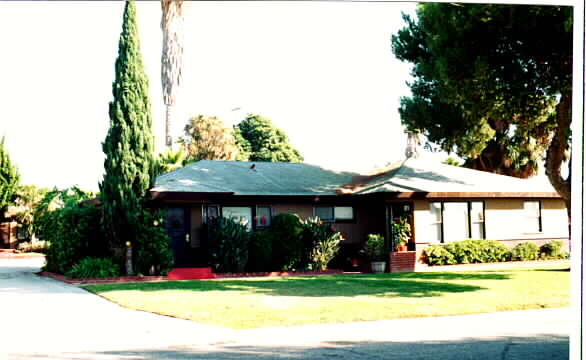 102-108 College Dr in Ventura, CA - Foto de edificio - Building Photo