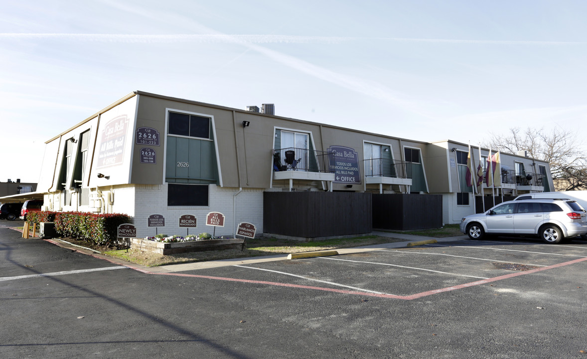 Casa Bella Apartments in Garland, TX - Building Photo