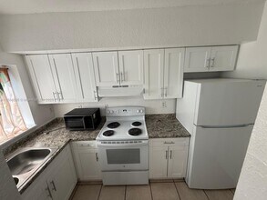 228 NW 84th St in Miami, FL - Building Photo - Building Photo