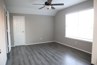 6802 Claire Brook Dr in Richmond, TX - Building Photo - Building Photo