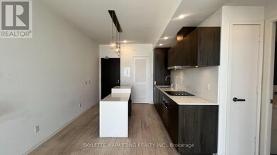 16-2816 Bonnycastle St in Toronto, ON - Building Photo - Building Photo