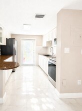 6350 W 22nd Ct in Hialeah, FL - Building Photo - Building Photo